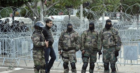 Tunisie: les islamistes menacent de profaner la tombe de Belaïd