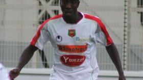 شريف توري يهدد بفسخ عقده مع العميد