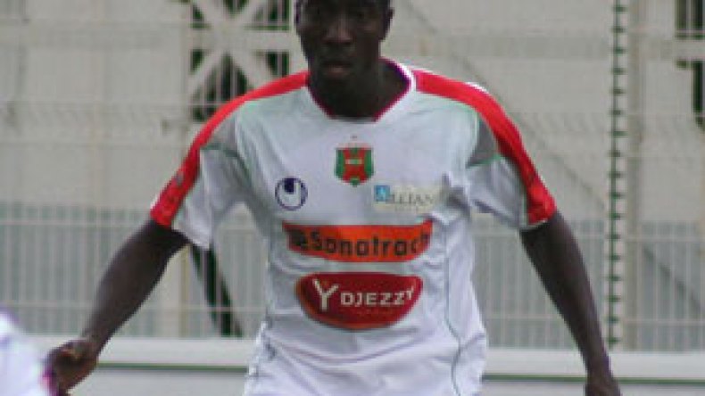 شريف توري يهدد بفسخ عقده مع العميد