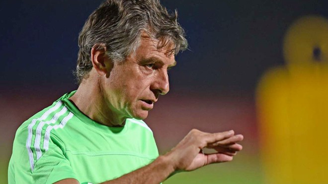 الفاف تضغط على‮ ‬غوركوف لضخ دماء جديدة في‮ ‬محور الدفاع