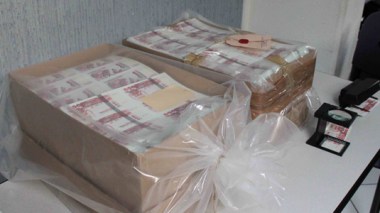 Algerian dinar falls by 9 percent to the Euro