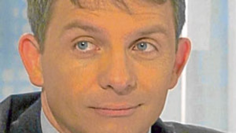 خبير فرنسي: الثورات العربية صنيعة الاستخبارات الأمريكية وليست عرضية