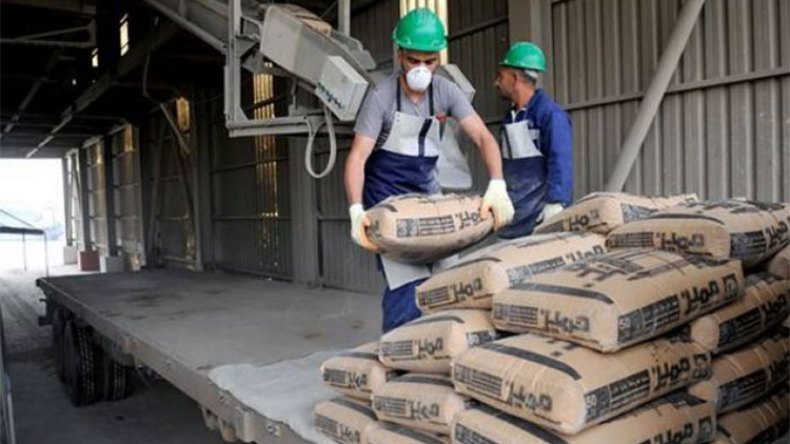 إنتاج 32 مليون طن من الإسمنت واعتماده لإنجاز الطرقات