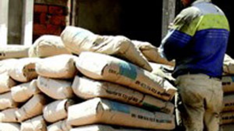 الحكومة تعلن استيراد 1.5 مليون طن من الاسمنت سنة 2010
