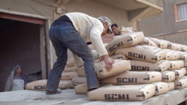 Algeria : entrepreneurs accuse “cement barons” of  building materials stoking price spiral