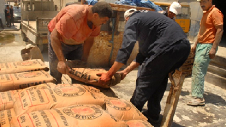 مؤسسات الإسمنت تعلن مناقصة لاستيراد مليون طن من الإسمنت