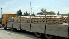 مجمع الإسمنت يعرقل استيراد 1,5 طن وأسعار المادة تلتهب من جديد