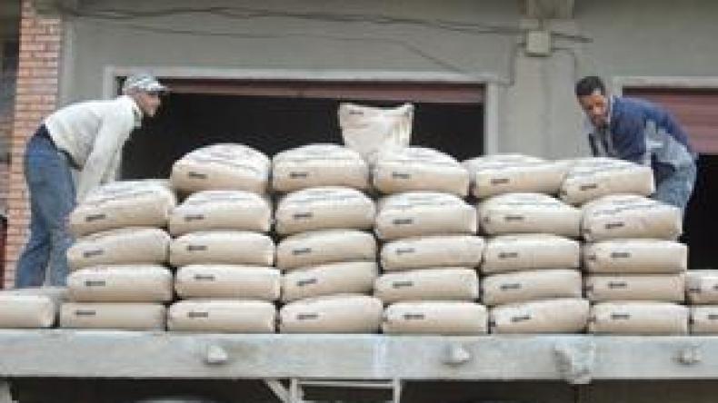 مسؤولون وسماسرة تورطوا في المضاربة بـ150 ألف طن من الإسمنت