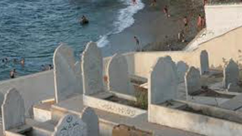 فواحش‭ ‬وخمور‭ ‬ومخدرات‭ ‬ودعارة‭ ‬بين‭ ‬القبور‭ ‬في‭ ‬الجزائر