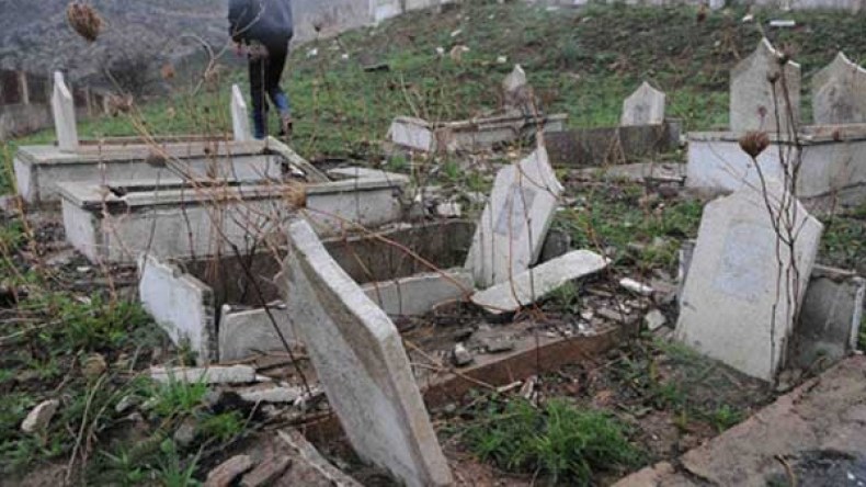 خدمات “ما بعد الدفن” تلقى رواجا كبيرا في المقابر