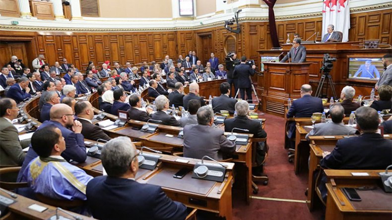 “سيانتورات” يعيبون نقص الجرأة وغياب الآليات في مخطط الحكومة