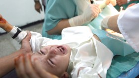 عون أمن يتكفل بختان طفل فيتسبب له في إصابة بليغة ببلعباس