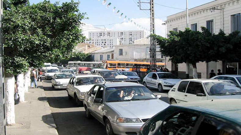 الفايسبوك لتنظيم حركة المرور وتجنب الزحمة