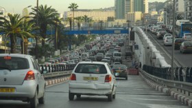 بواخر وتيليفيريك وقطارات كهربائية لفك إختناق حركة المرور