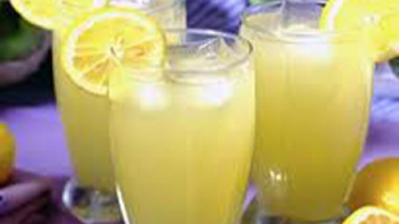 دراسة: قليل من الليمون ينشط الكبد ويساهم في التخلص من غازات المعدة