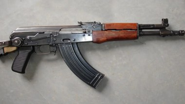Mali national smuggles Kalashnikov machine guns from Libya and sells them in Illizi