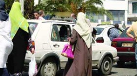 أساتذة ومعلمون يتحوّلون إلى”طاكسيور” بعد عقود من التعليم!