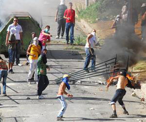 Plan for shacks angers Algiers villagers