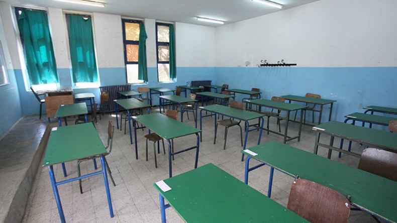 أساتذة جدد دون “مأوى”.. والتلاميذ دون دراسة بعد شهرين من الدخول