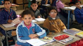 لا توحيد للباس التلاميذ بالمدارس ولون واحد للمآزر