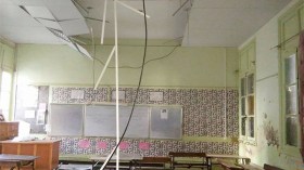 إصابة 11 تلميذا وأستاذة في انهيار سقف قسم بوهران