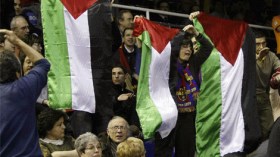 العرب يردون على شاليط بالأعلام الفلسطينية وأطفال غزة بفيديو مثير