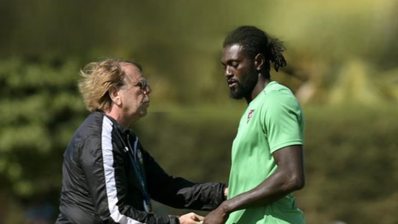 لوروا يحشد “كتيبته”.. وأديبايور يؤكد “مشاركته أمام “الخضر”