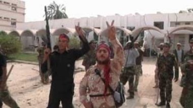 Libye: les pro-CNT contrôlent le centre de conférences de Syrte