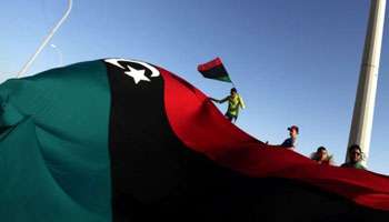 Alger: le drapeau du CNT flotte au dessus de l'ambassade libyenne