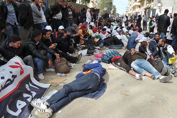 Benghebrit aux contractuels: «Vous avez été recrutés par favoritisme !»
