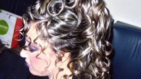 صالونات الحلاقة والتجميل لتفريخ الايدز والالتهابات وتساقط الشعر