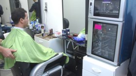 الفايس بوك يخسر بالضربة القاضية أمام صالونات الحلاقة الرجالية