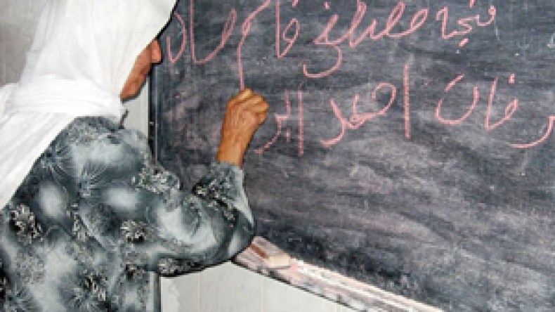 فئة ما بين 20 و30 ألف دينار: أميون يعيشون مثل الإطارات