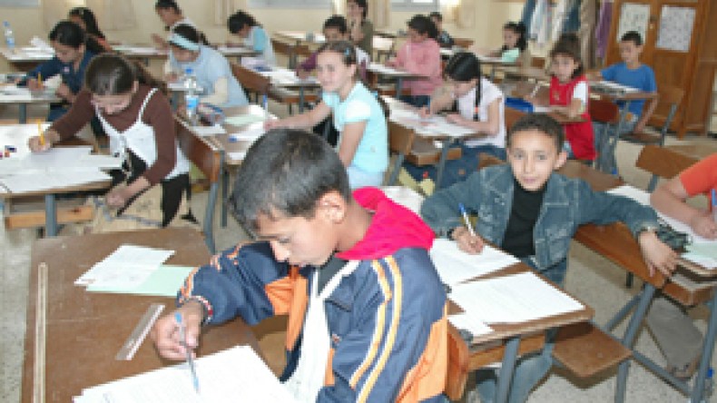 مآزر بألوان الطيف تدخل الأقسام وتُعمِّق أكثر الفوارق بوهران