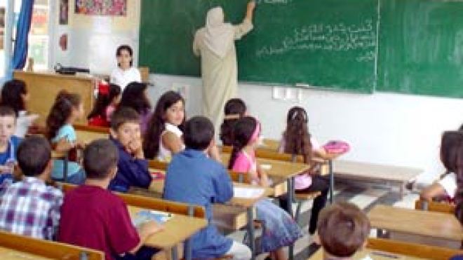 المطالبة بالإفراج عن قانون عمال التربية والنظام التعويضي قبل الدخول المدرسي