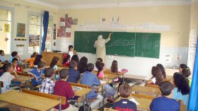 وضعية مأساوية لمعلم الابتدائي.. وبن غبريط ترافع للدارجة