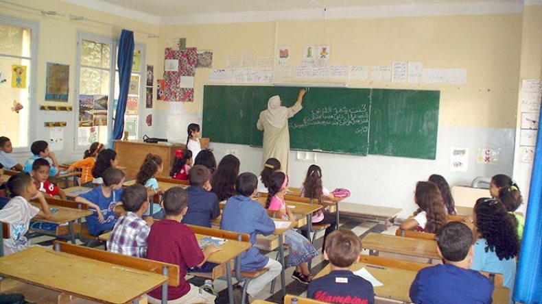 وضعية مأساوية لمعلم الابتدائي.. وبن غبريط ترافع للدارجة