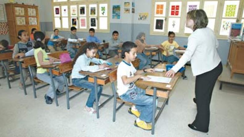 ثلاثة ملايين عائلة جزائرية تربي أبناءها بالضرب والاهانة