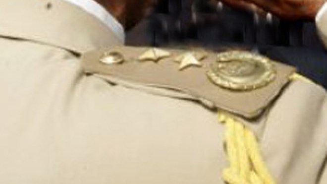 عقيد مزيف برئاسة الجمهورية احتال على إطارات ومسؤولين