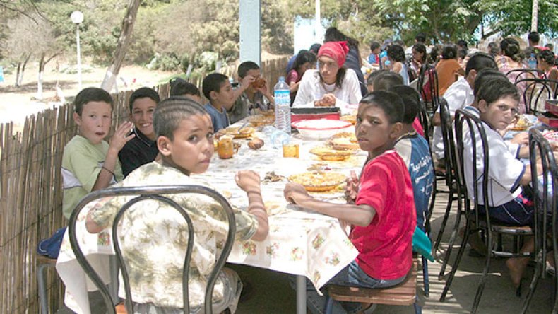 أولياء أطفال يشتكون المعاملة السيئة لأبنائهم في مخيّمات الإصطياف ببومرداس