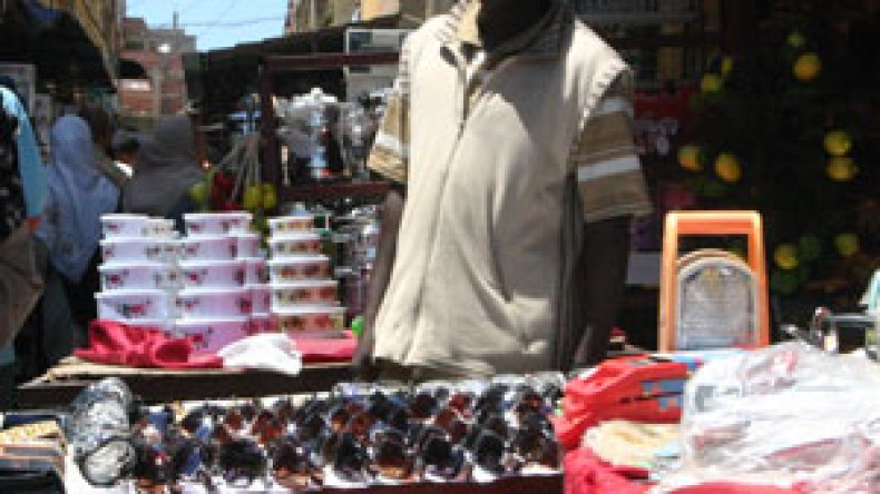 أجانب من كل الجنسيات يزحفون على الأسواق الجزائرية