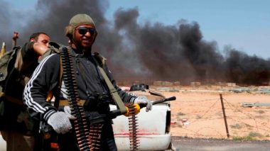 Libye: violents combats autour du village natal de Kadhafi