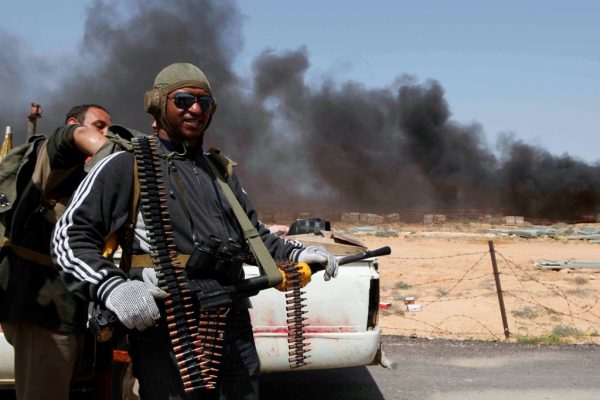 Libye: violents combats autour du village natal de Kadhafi