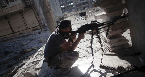 Syrie : poursuite des efforts de sortie de crise, les combats continuent