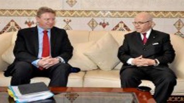 Le Commissaire européen à l’élargissement et à la politique de voisinage, à Alger