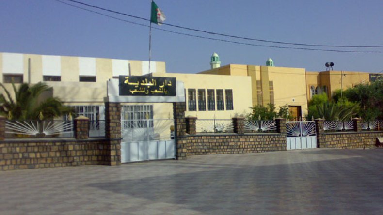 “الشكارة” والمجالس “المخلية”!