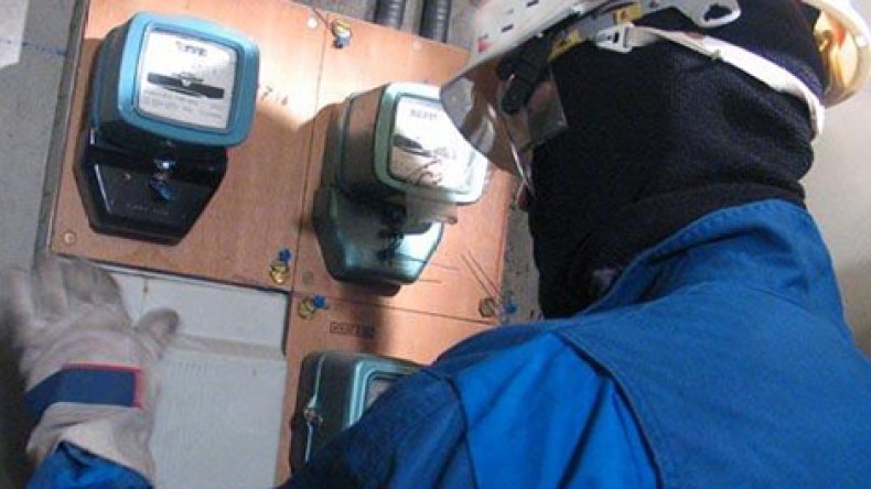 “التقشّف” يزحف إلى استهلاك الكهرباء والغاز والوقود والماء