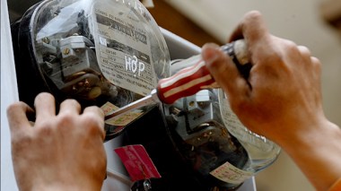 Algerians Steal 13 Thousand Megawatts Of Electricity Annually