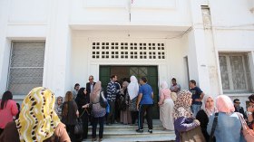 حوامل يزاحمن المتعاقدين في طابور التدريس