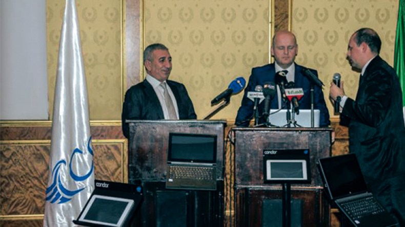 اتفاق شراكة مع العملاق الأمريكي “إنتل” يتوج بإطلاق ألواح عصرية وأجهزة 2 في 1